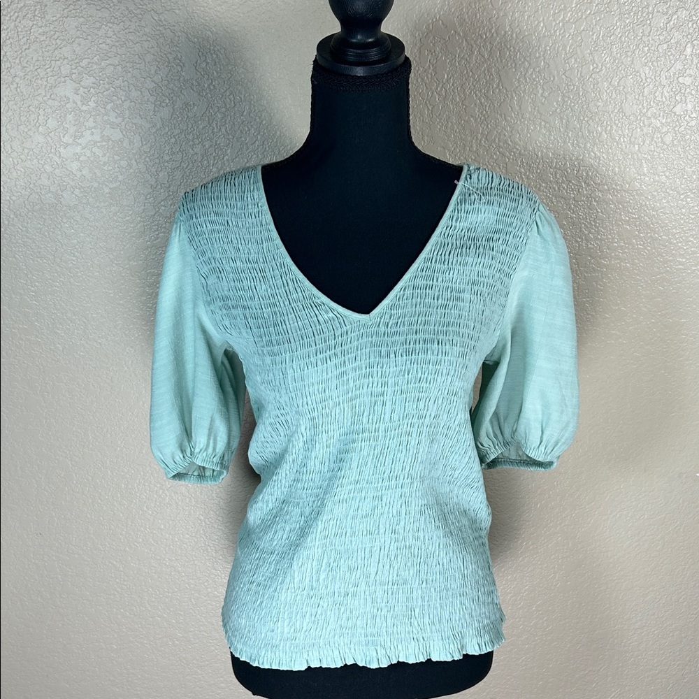 Nine West Light Green Smocked V-Neck Puff Sleeve Top Size Large